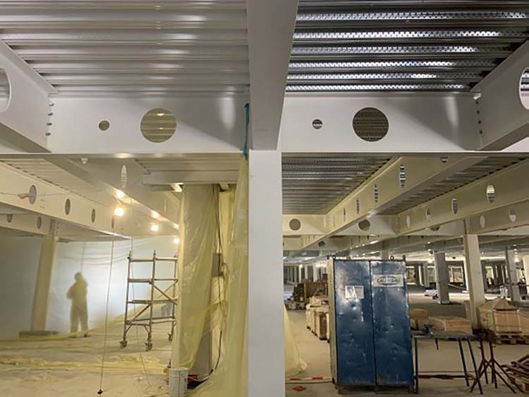 Metal soffit spraying before and after